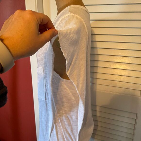 SPLENDID | white semi sheer pocket top M - Picture 6 of 8